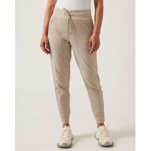 Athleta‎ Trekkie North Jogger Womens 6 Ecru Beige Mid Rise Pants Pockets 405726